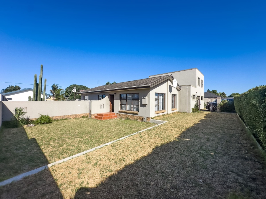 5 Bedroom Property for Sale in Protea Heights Western Cape